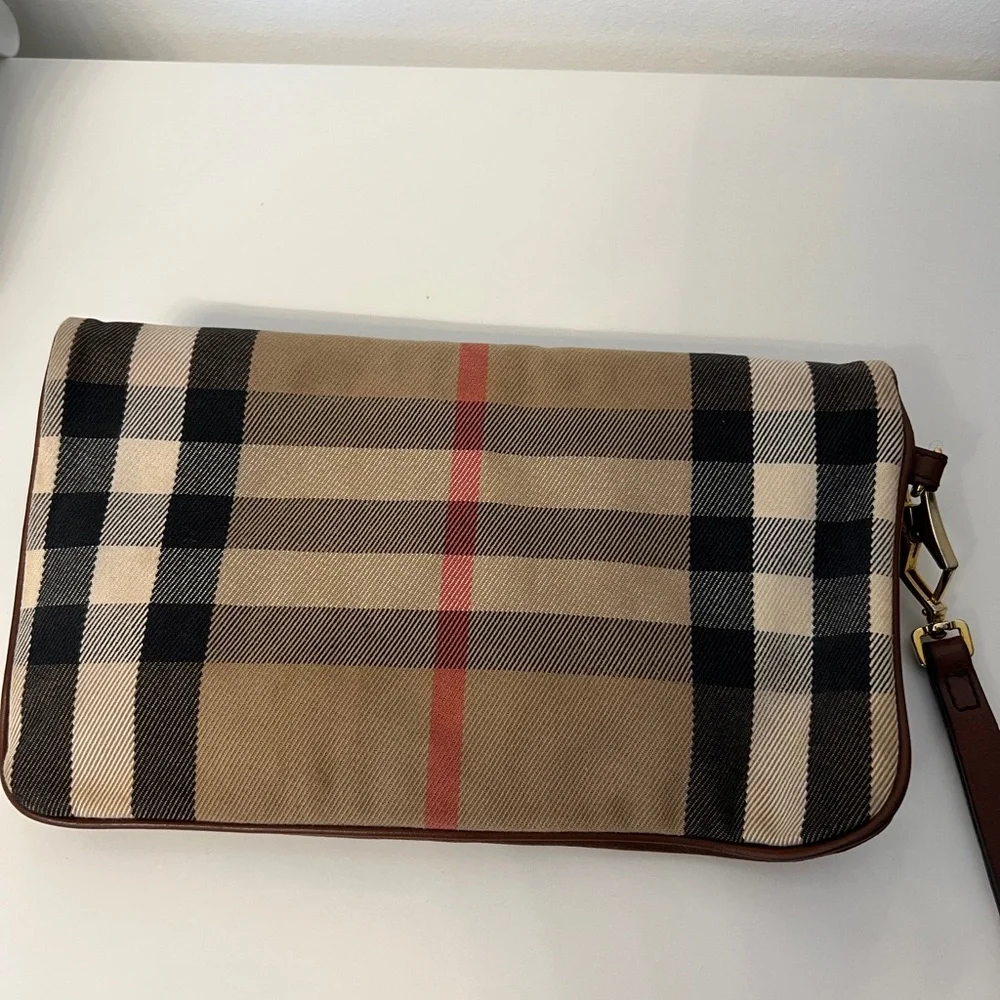 Burberry House Check Bridle Calfskin Adeline Filder Wristlet Clutch/ bag . - Picture 7 of 12